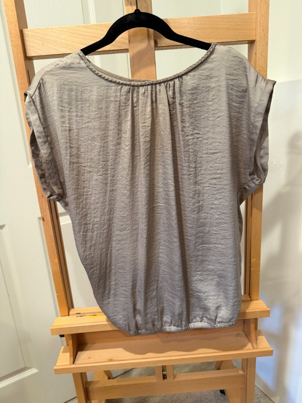 Beautiful Silk-Like Silver-Gray Capped Sleeve Blouse with Crossed-Back Medium